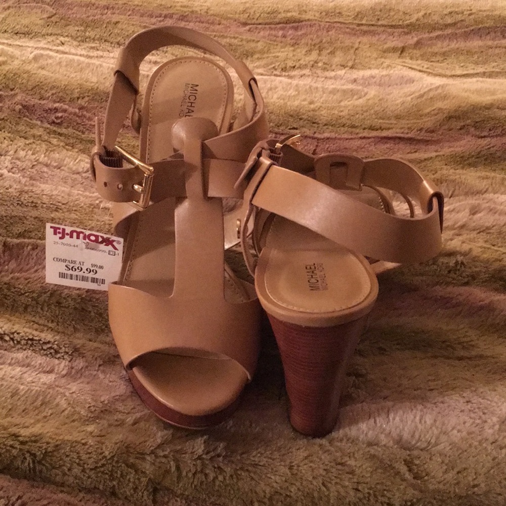 NWT Michael Kors Tan Leather Platform Wedge